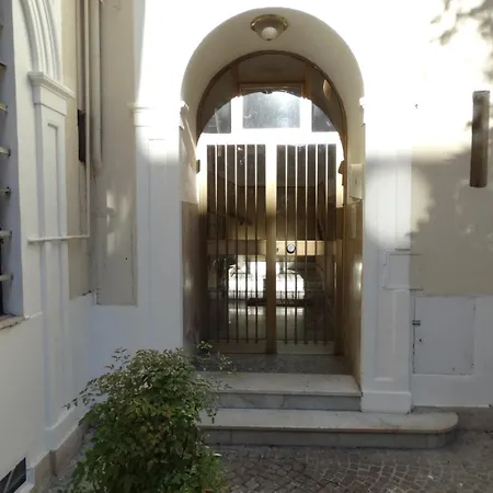 Domus Dino Апартаменты Рим