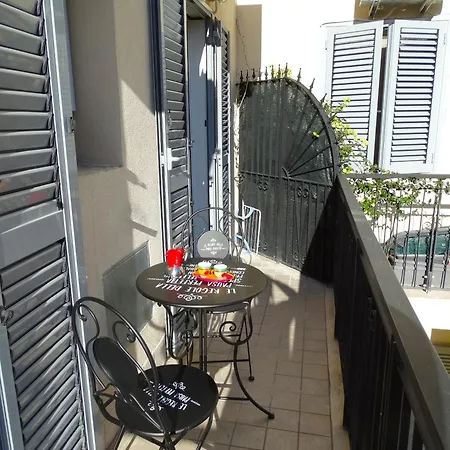 Domus Dino Appartement *