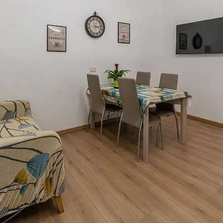 Domus Dino Apartment